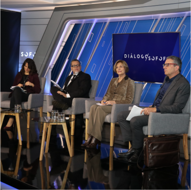 Panelistas discutieron sobre la importancia del crecimiento y las condiciones actuales de Chile para alcanzarlo